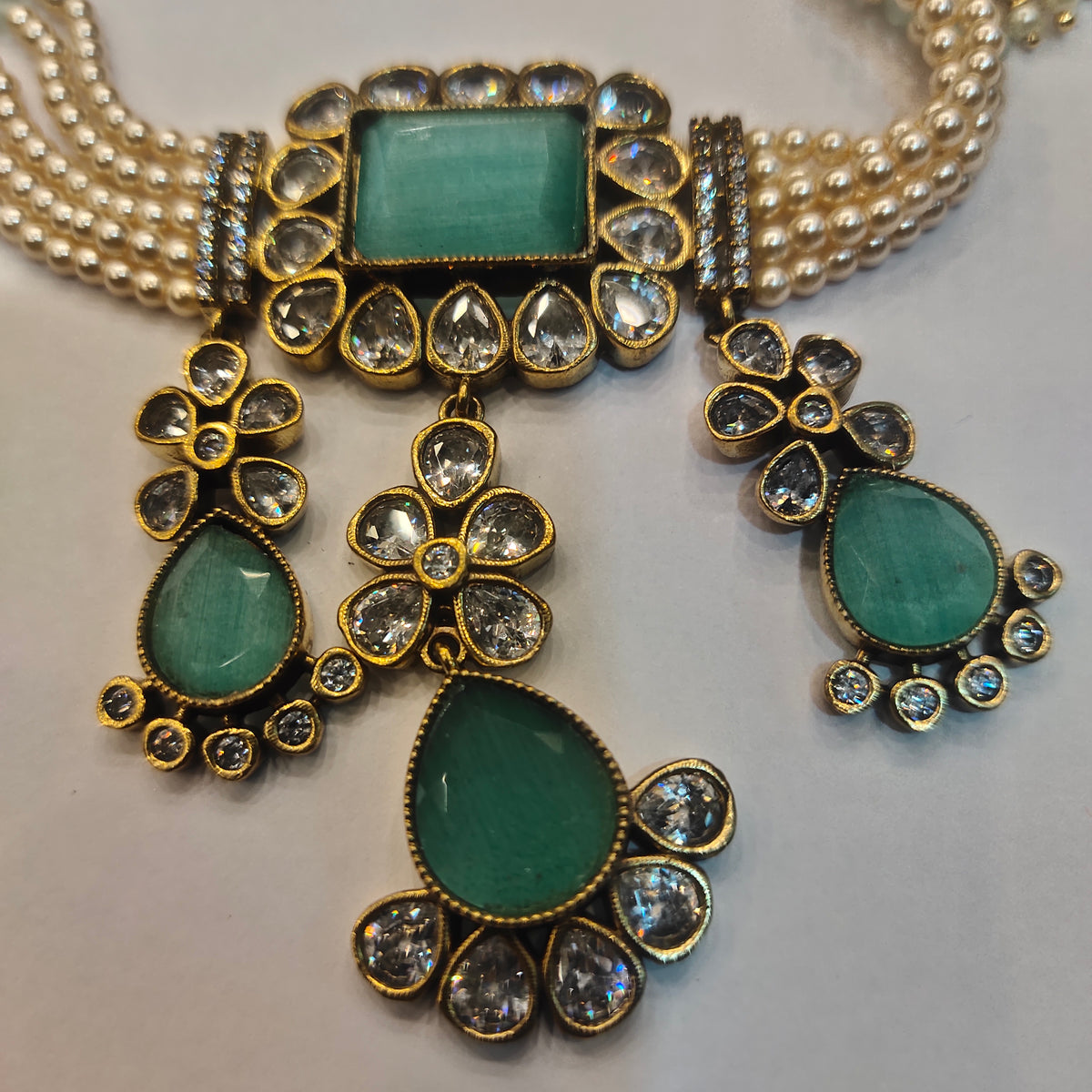 Asp Pastel Green Victorian Diamond Pearls Choker Necklace Set