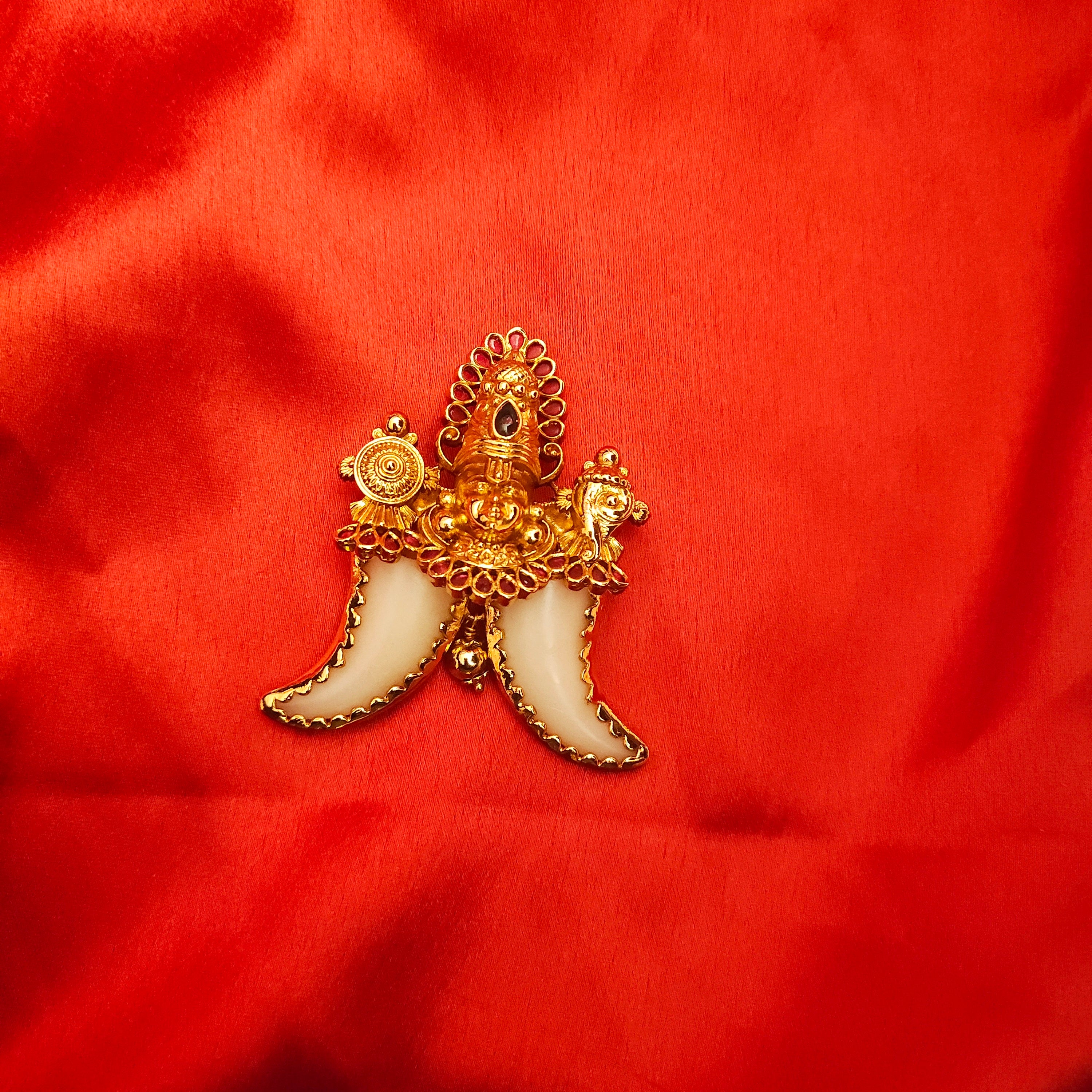 Antique Puligoru Tiger Nail Locket - Timeless Majesty CZ Jewelry