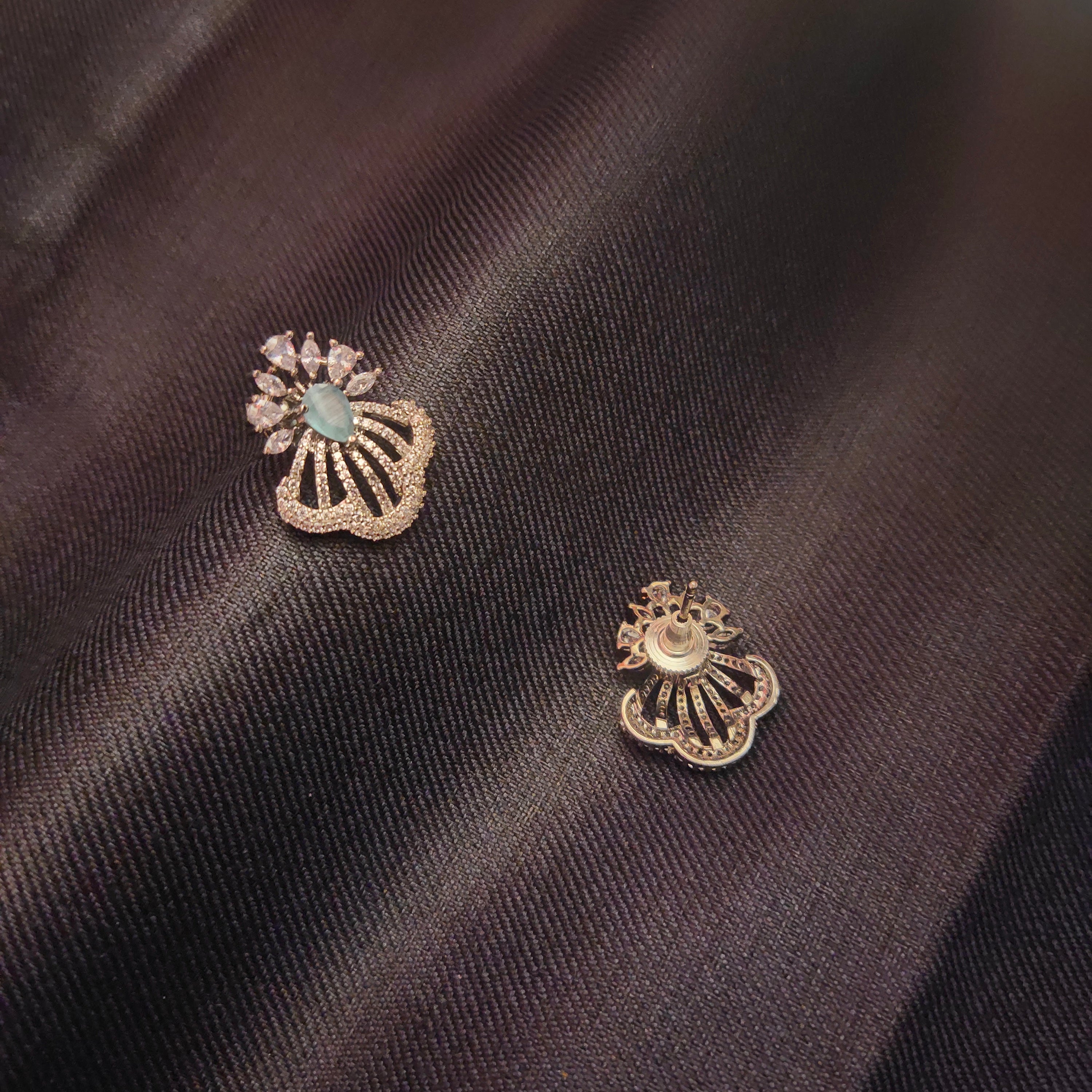 Victorian American Diamond Stud Earrings - Cute Timeless Design