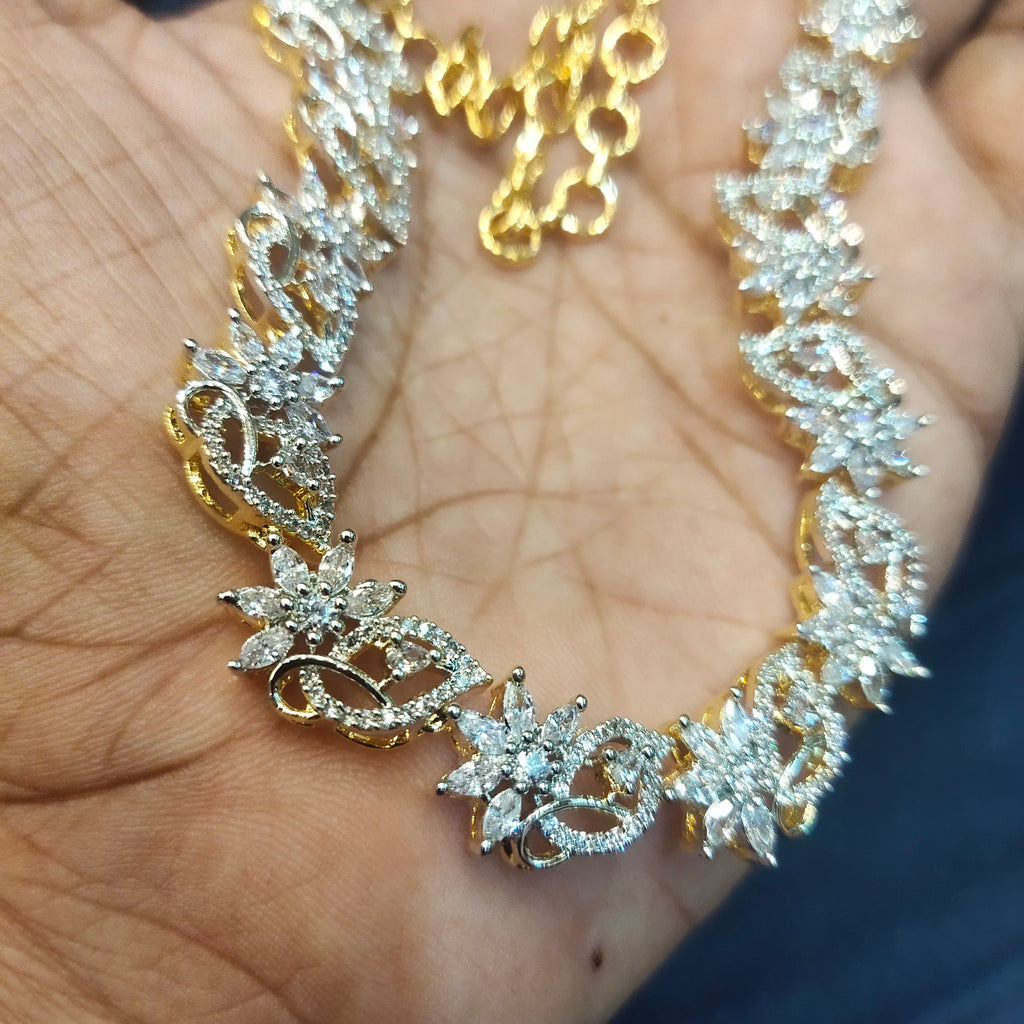 Crystal Clear White Zircon Necklace Set - Diamond Finish