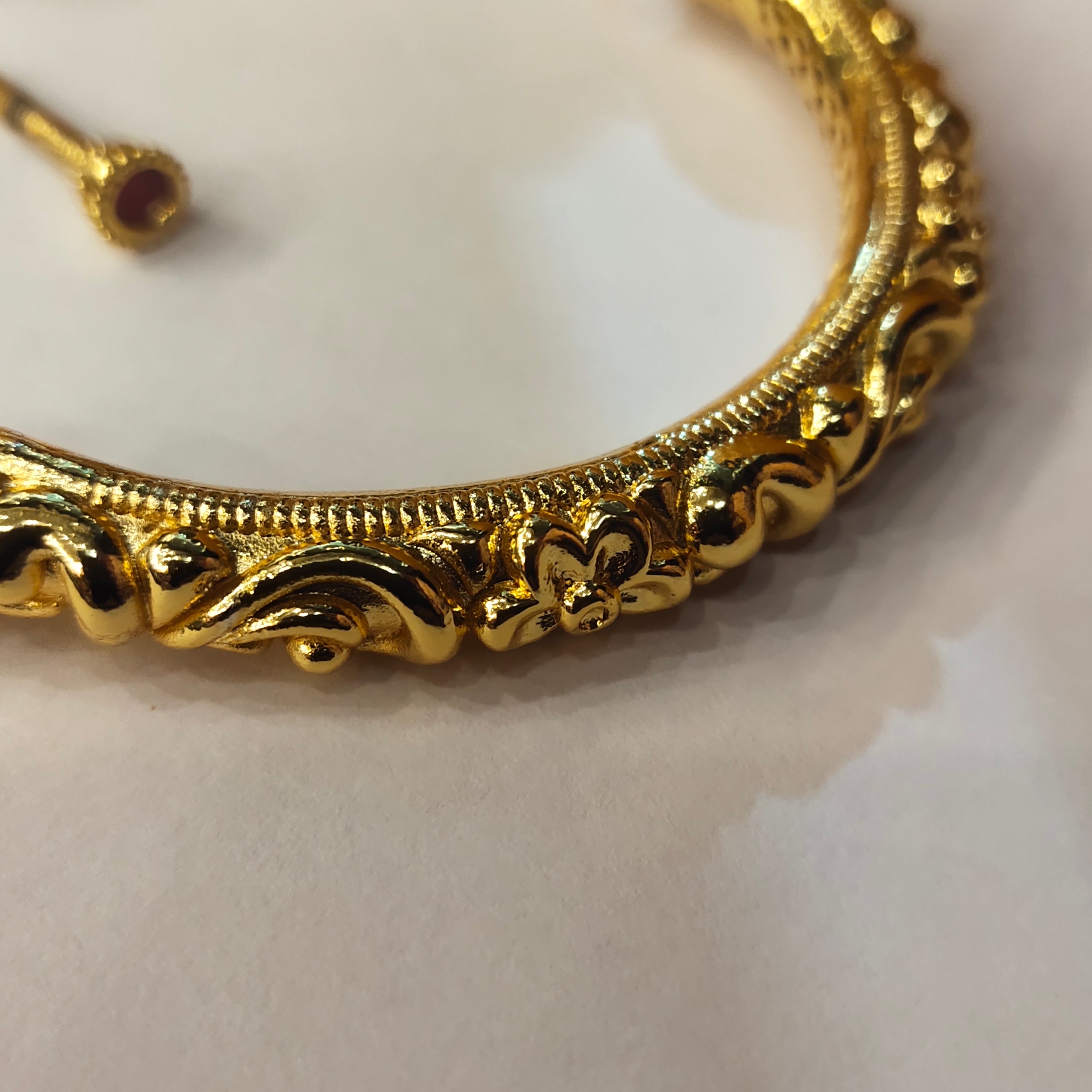 Men's Temple Kada – Antique Gold-Plated with Ruby CZ Stones 840764584189