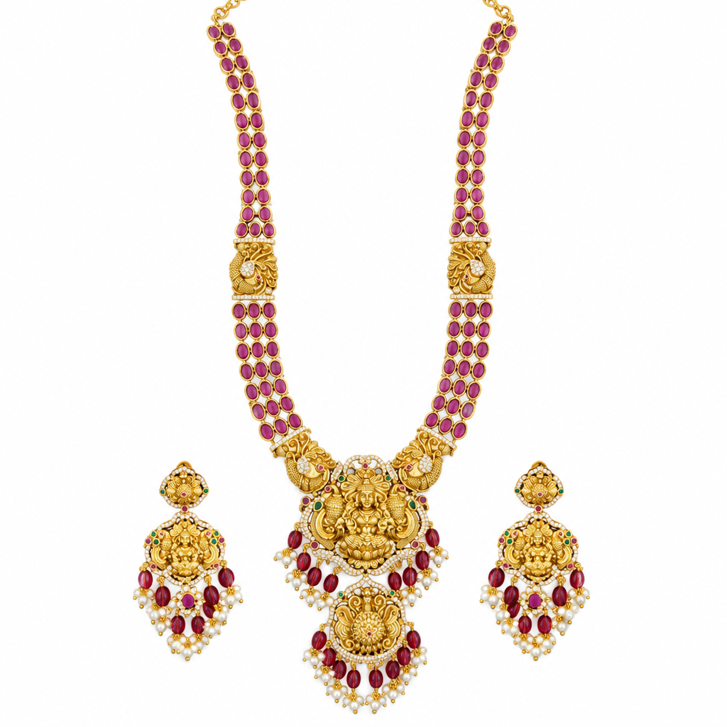 White-background jewellery set