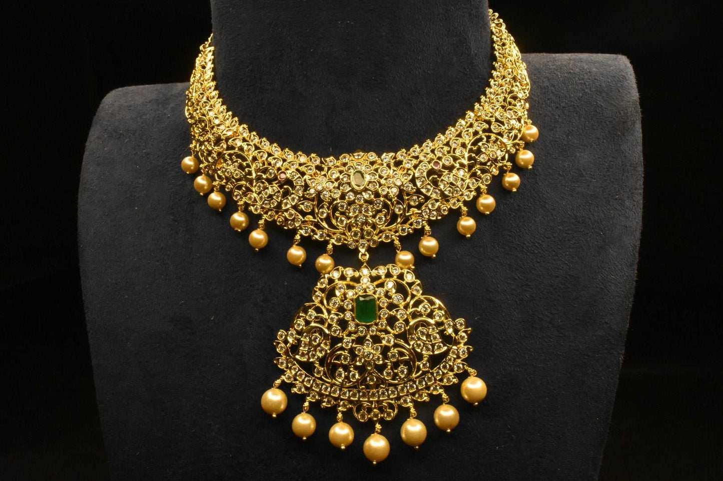 Traditional American Diamond Necklace embellished with pearls