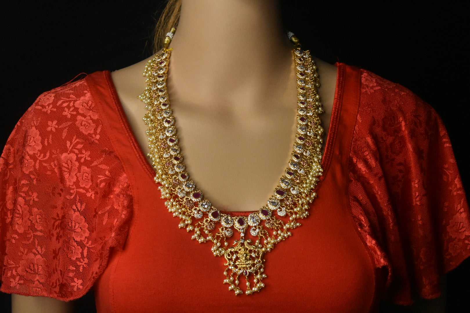 Beautiful Gold Finished Guttapussalu