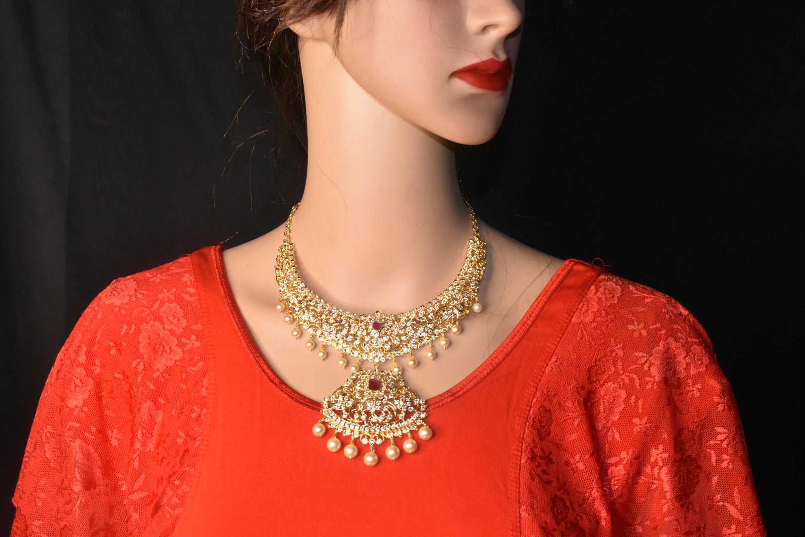 Traditional American Diamond Necklace embellished with pearls