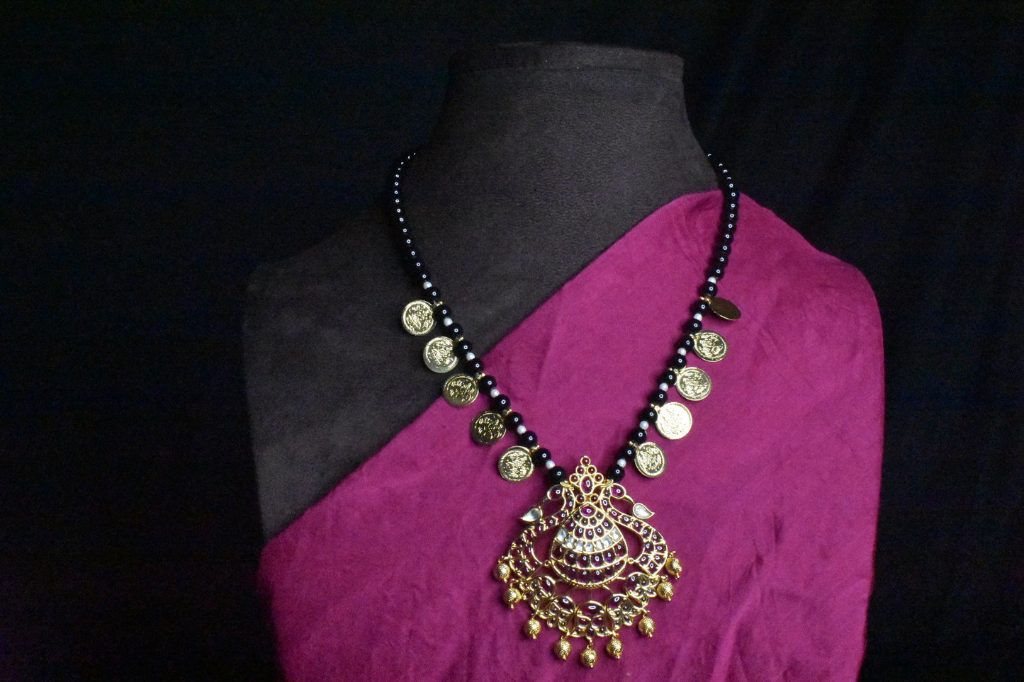 Kempu Pendent with Kasu Necklace