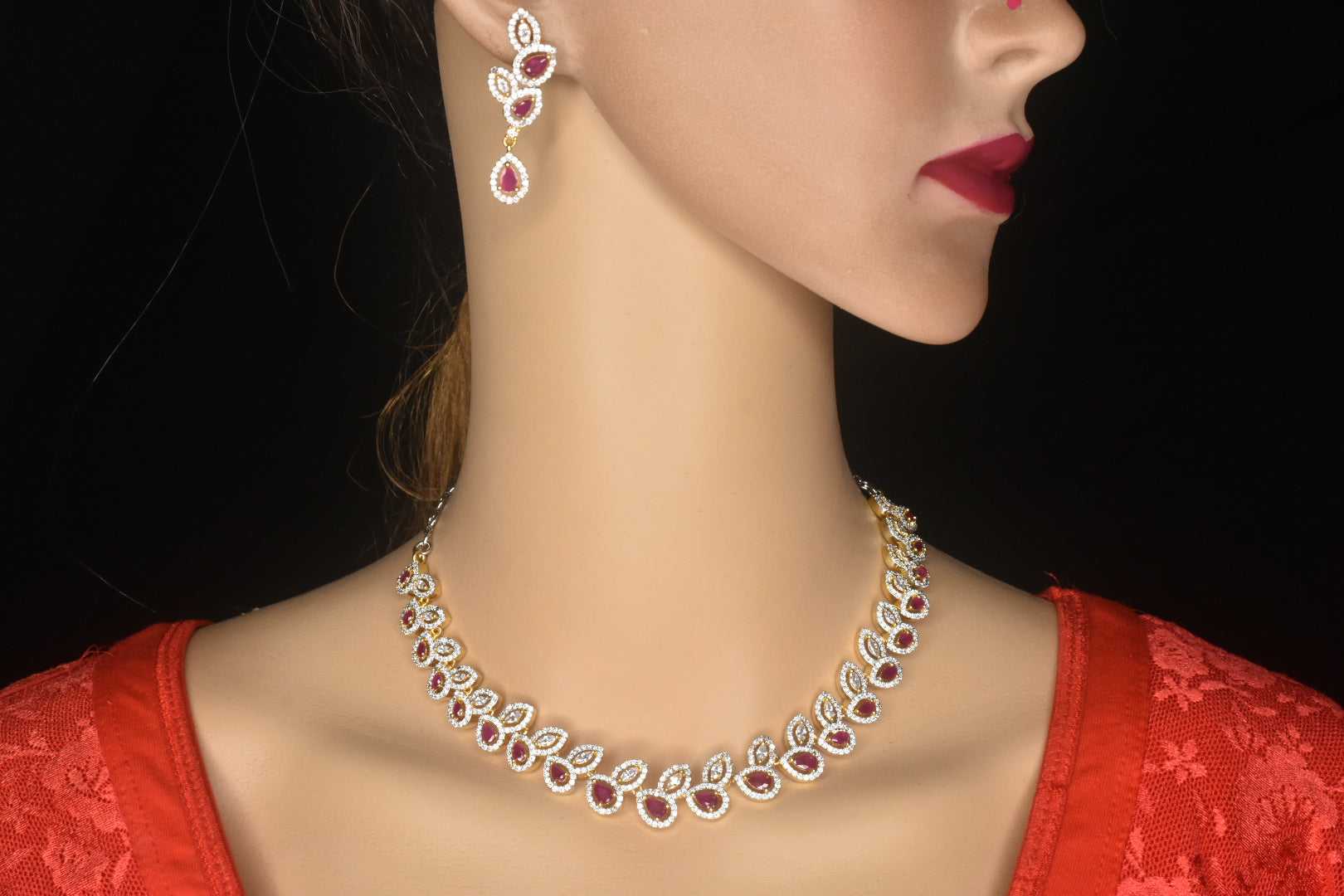 Beautifully made Diamond Replica Leaf single liner Necklace set