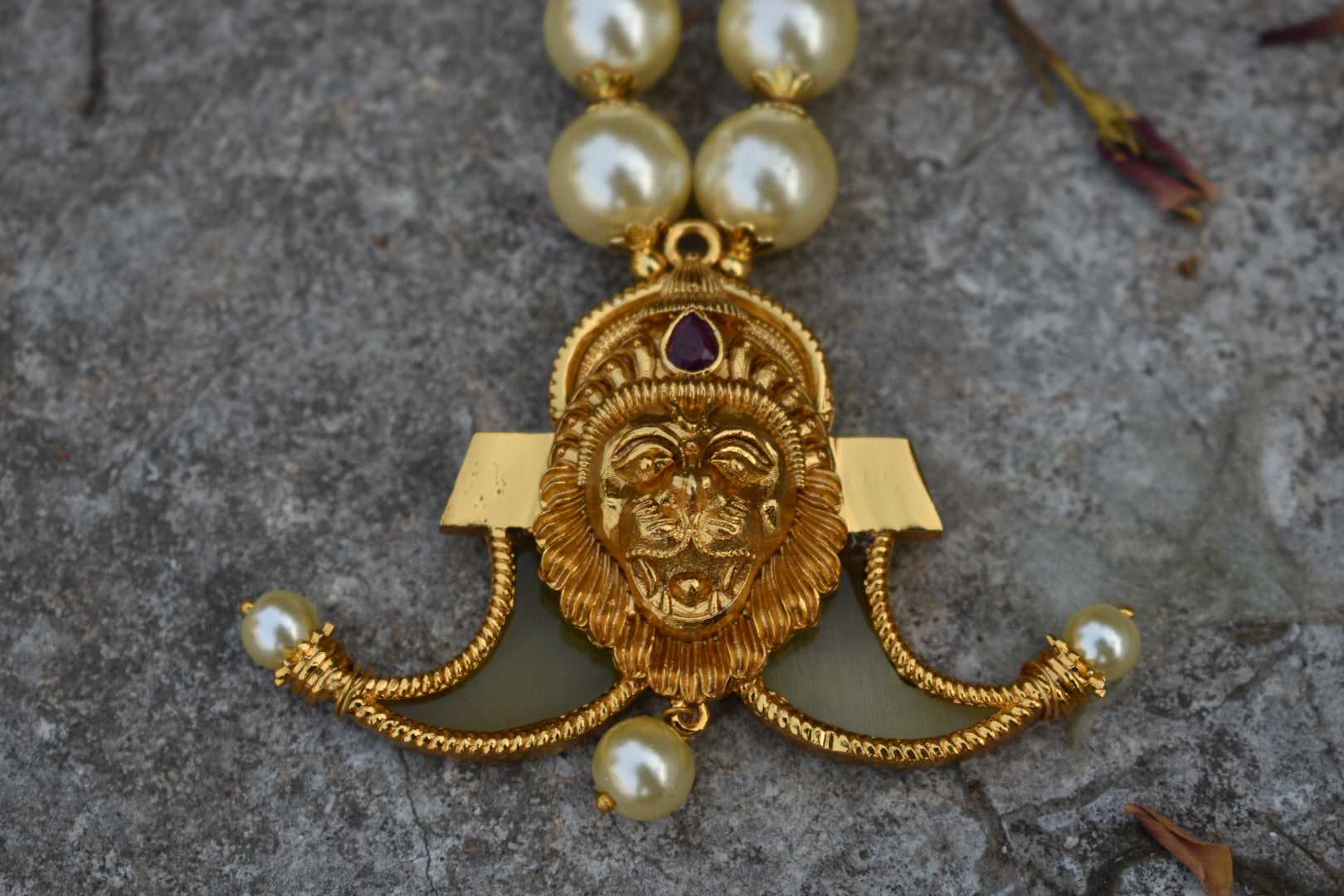 Narasimha swamy on sale locket gold