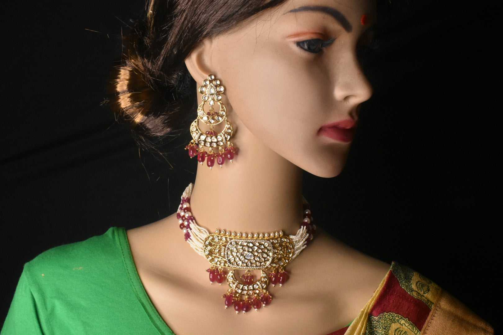 Gold Finished Kundan Choker With Chandbali