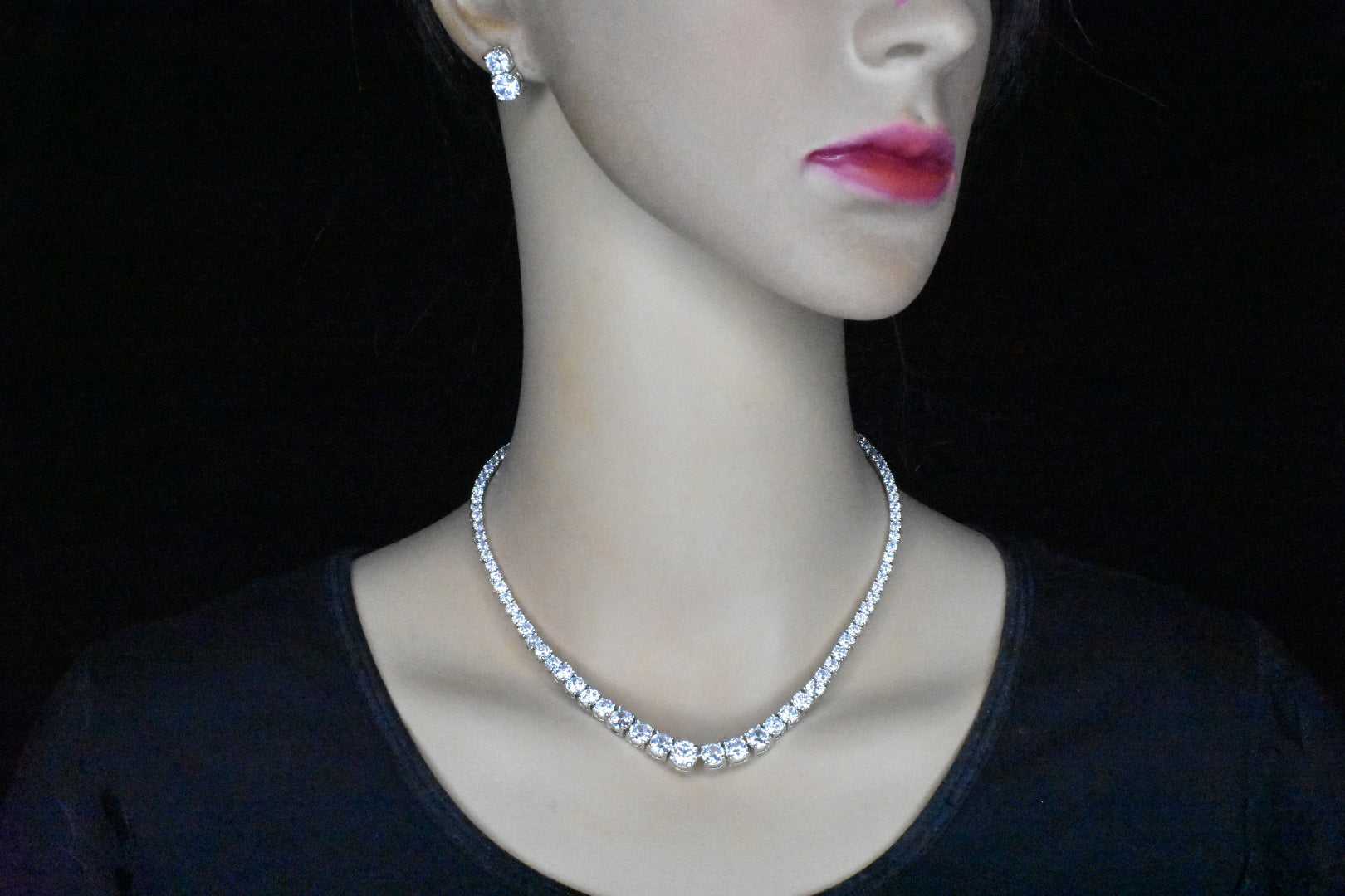 Versatile Single line American Diamond Necklace
