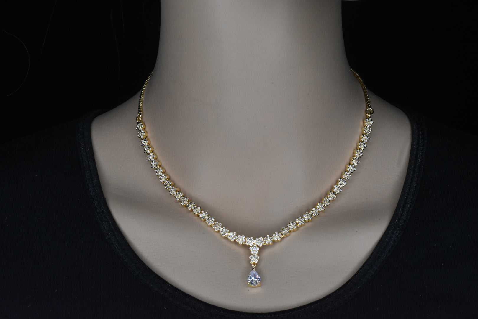 Asp Minimal Design Zircon Necklace Set