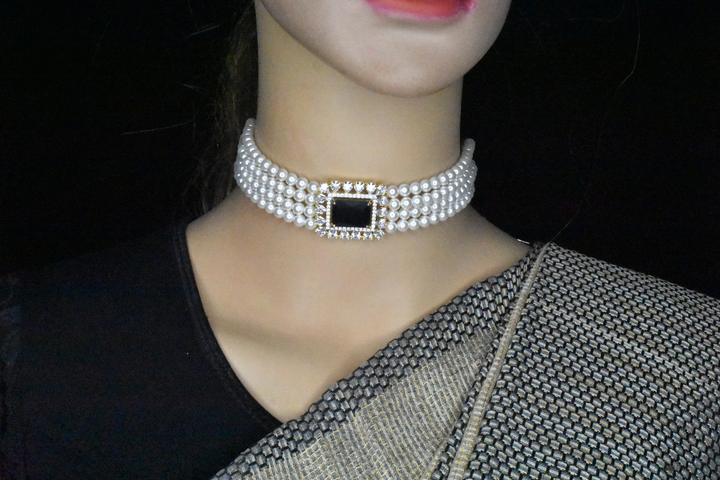 Pearls Choker