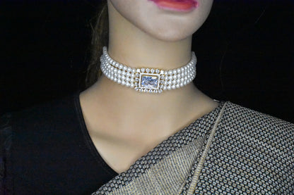 Pearls Choker