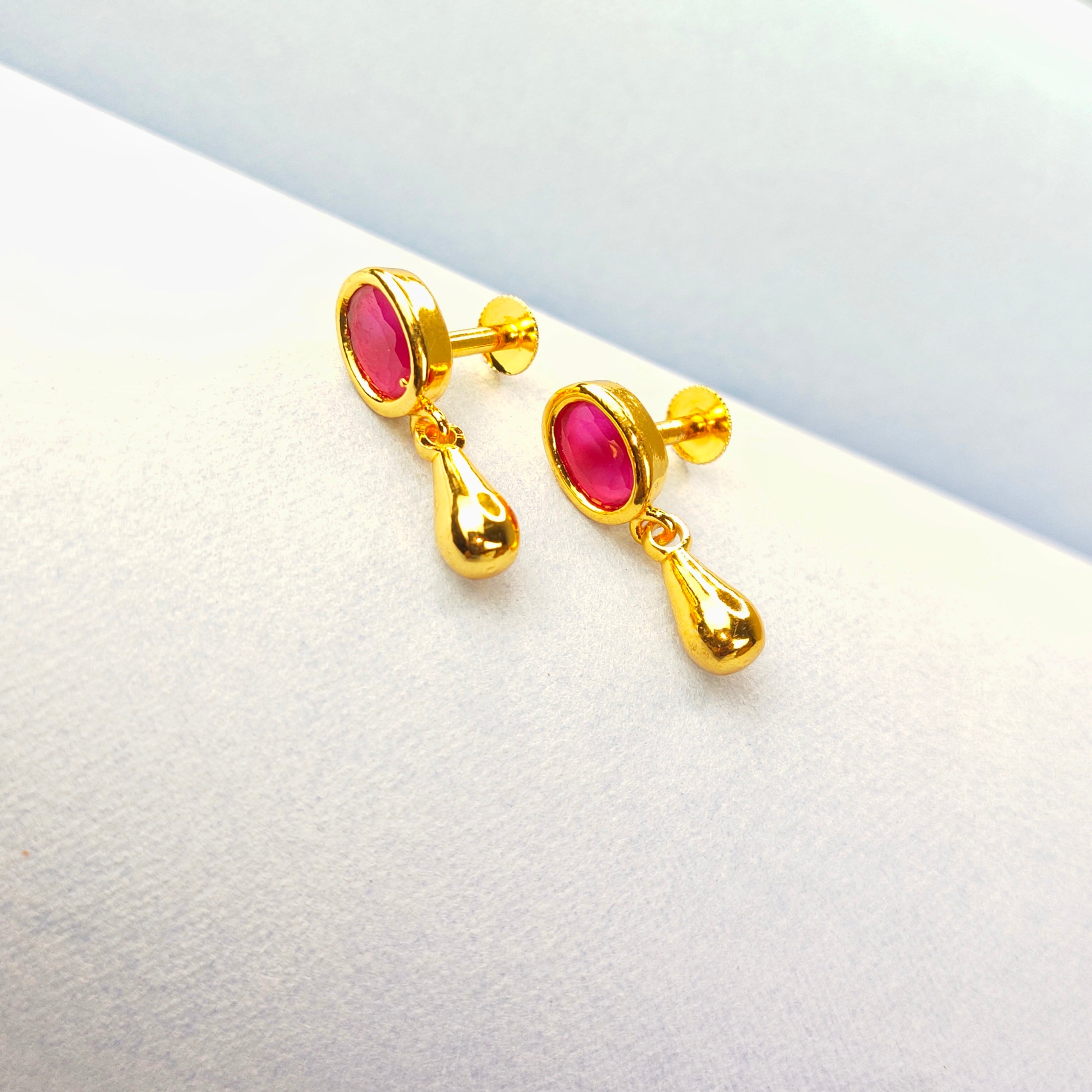 Small Gold Earring, Weight: 1 gm at Rs 5000/gram in Mumbai | ID: 15190231373