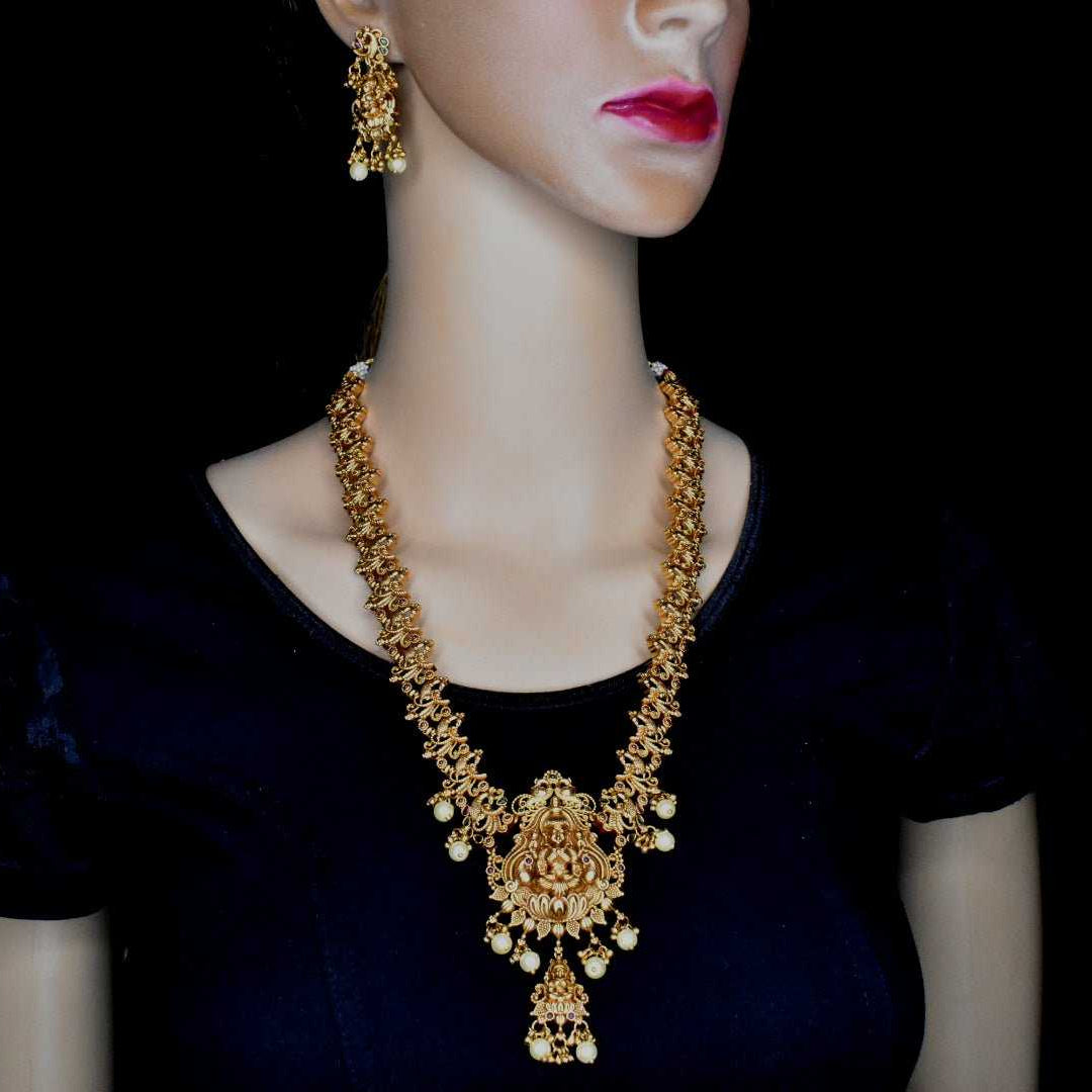 Lakshmi Mayura Nagas Haram