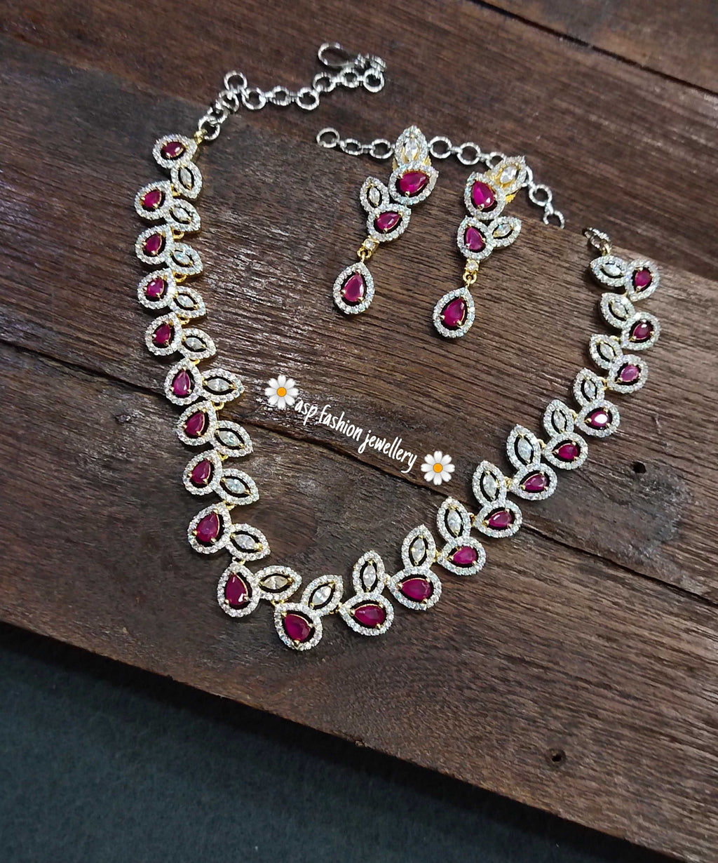 Beautifully made Diamond Replica Leaf single liner Necklace set