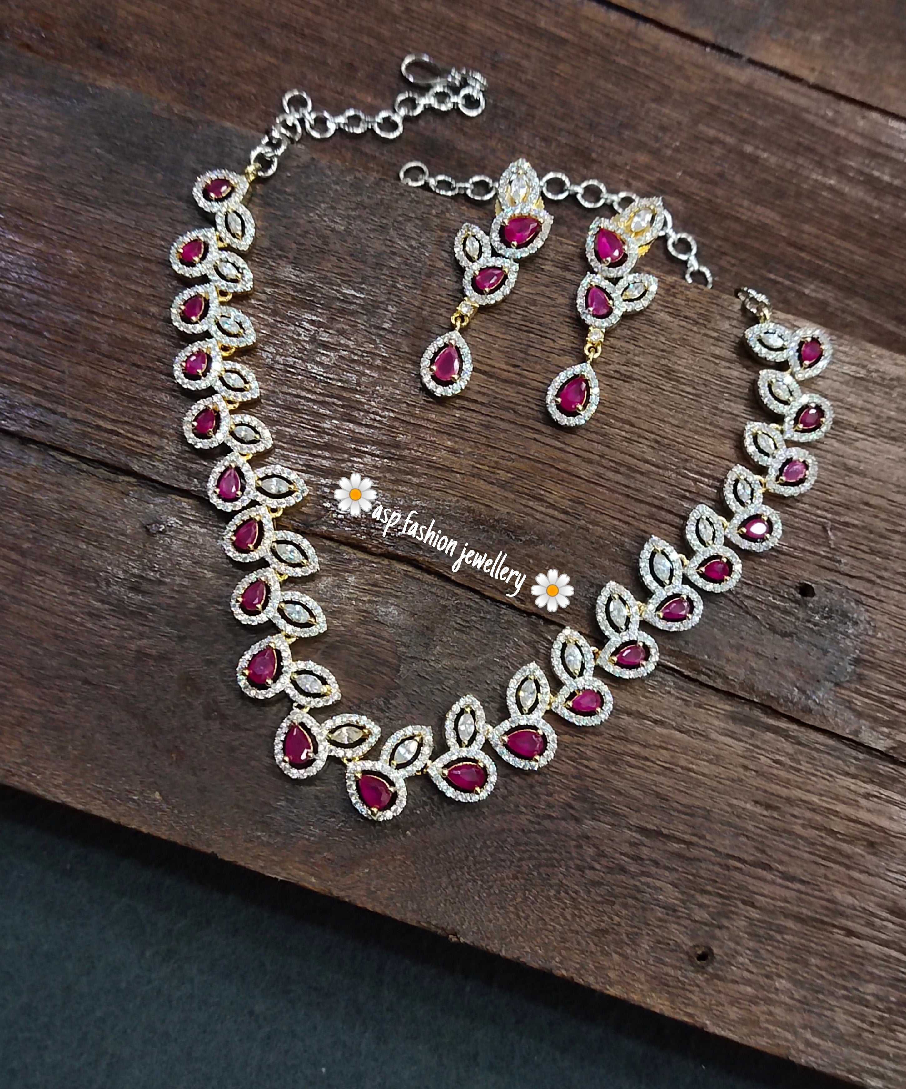 Beautifully made Diamond Replica Leaf single liner Necklace set