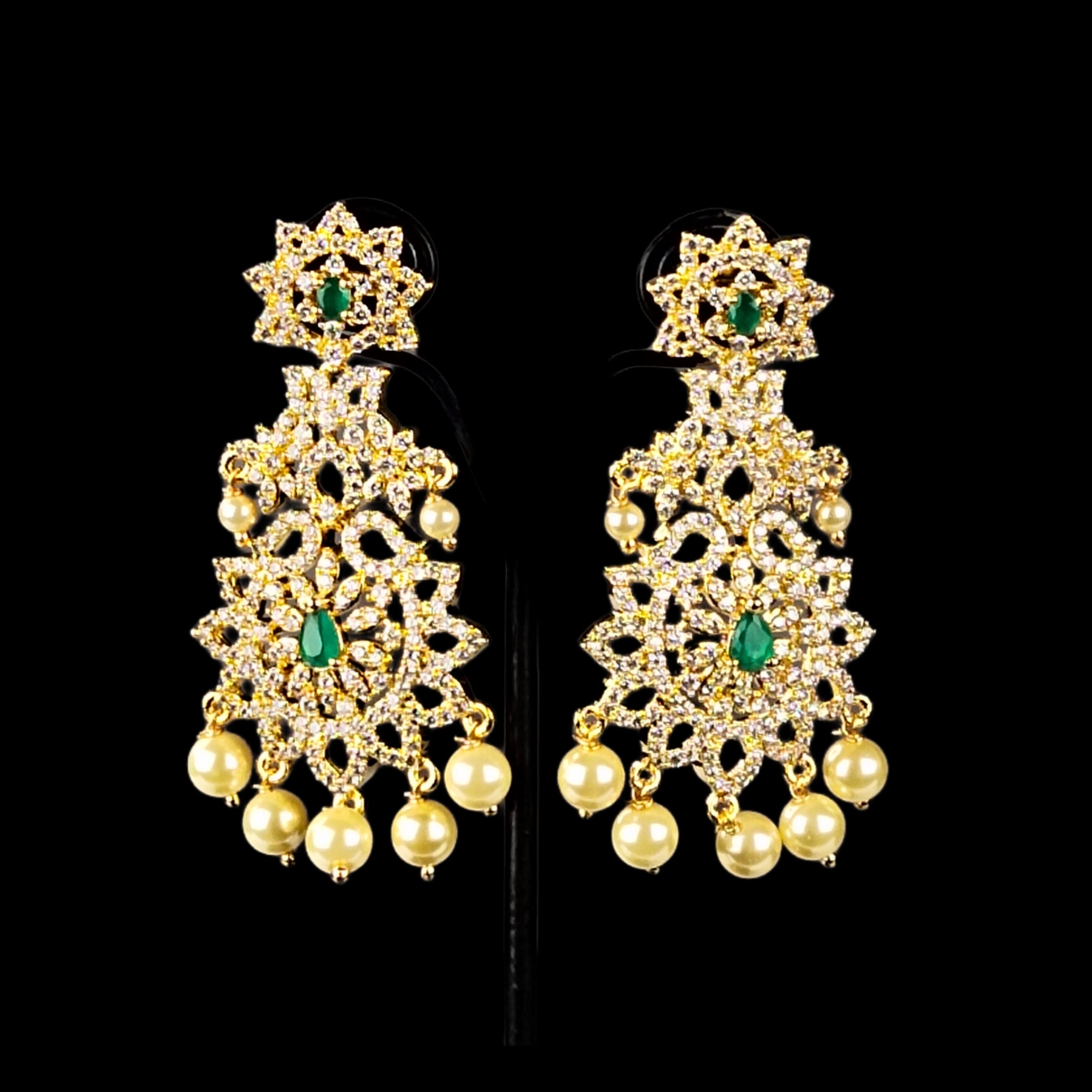 Grand American Diamonds & Emeralds Necklace Set